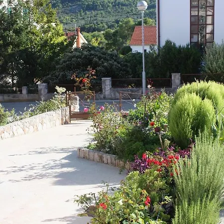 Apartment Apartments With A Parking Space Stari Grad, Hvar - 5730 Stari Grad (Hvar)