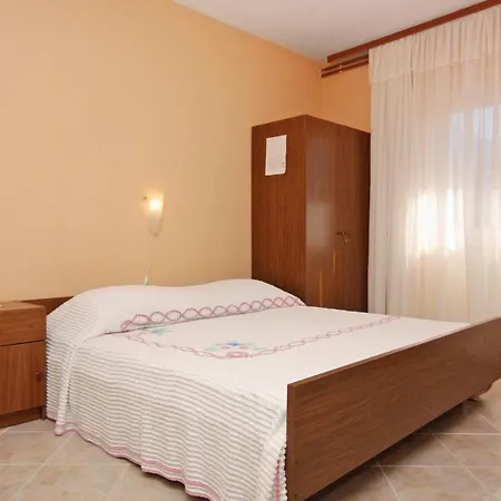 Apartamento With A Parking Space Stari Grad, Hvar - 5730 Stari Grad (Hvar)